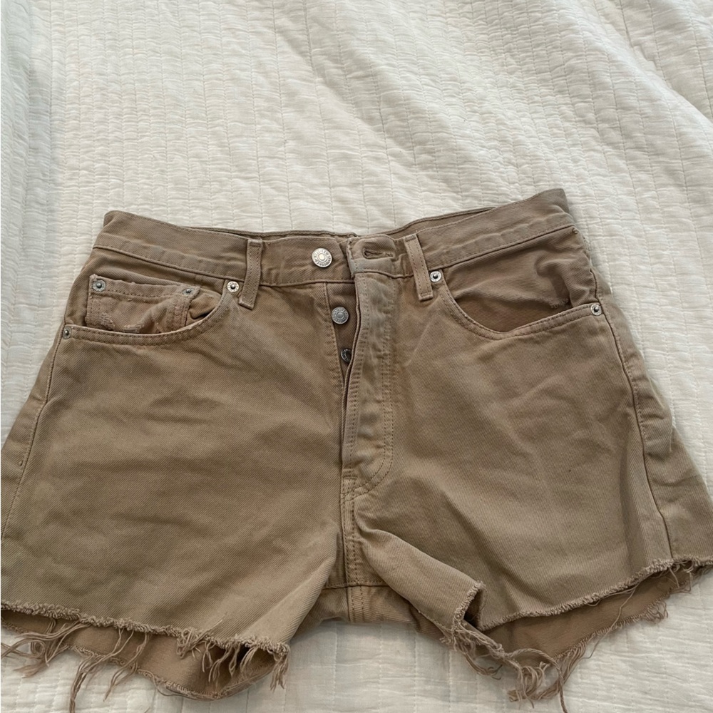 Levi’s size 29 tan denim cut off shorts